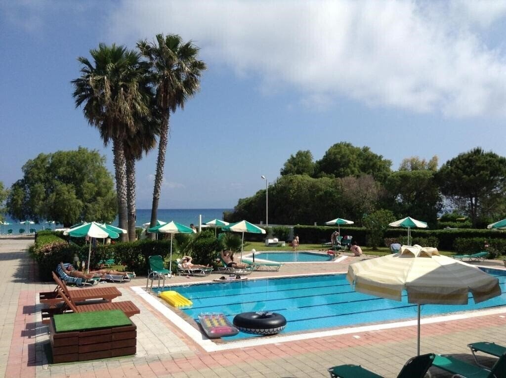 Фото Pylea Beach 3*