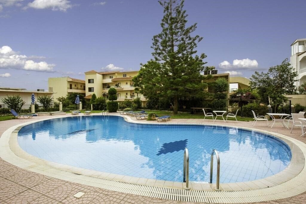 Hotel Lyristis Studios 2*