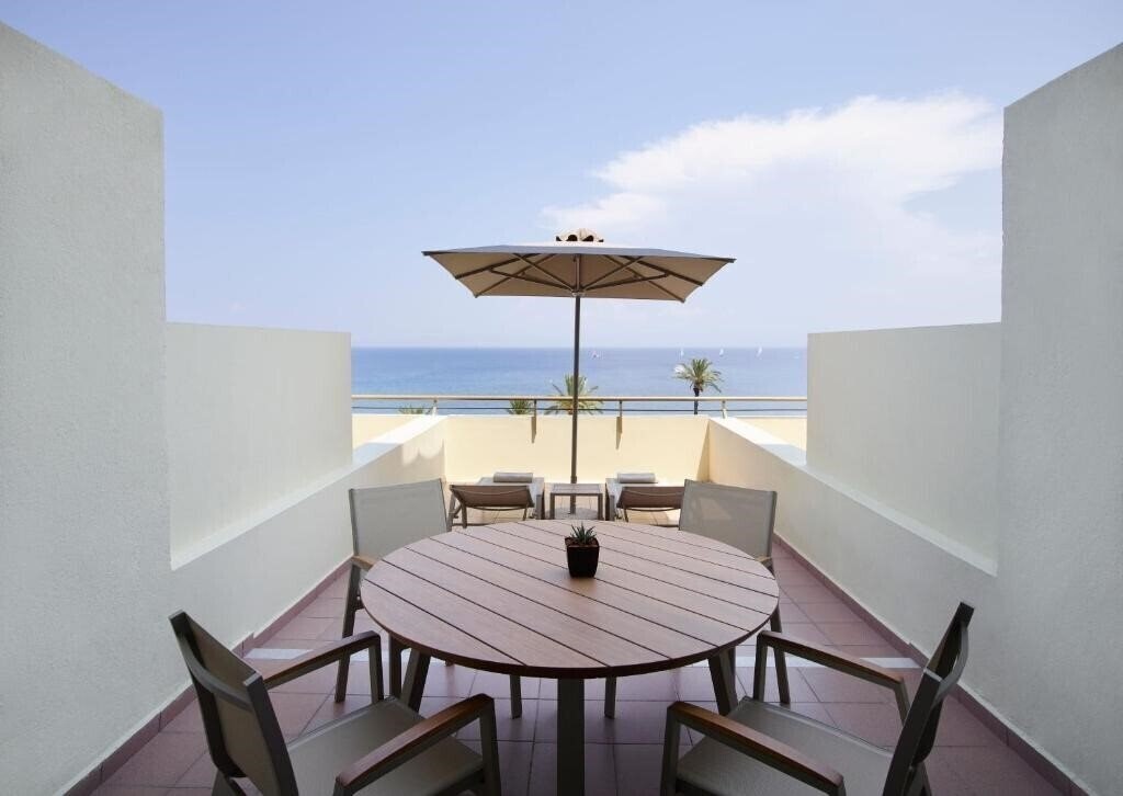 Картинка Rhodes Bay Hotel & Spa (ex. Amathus Beach) 5*