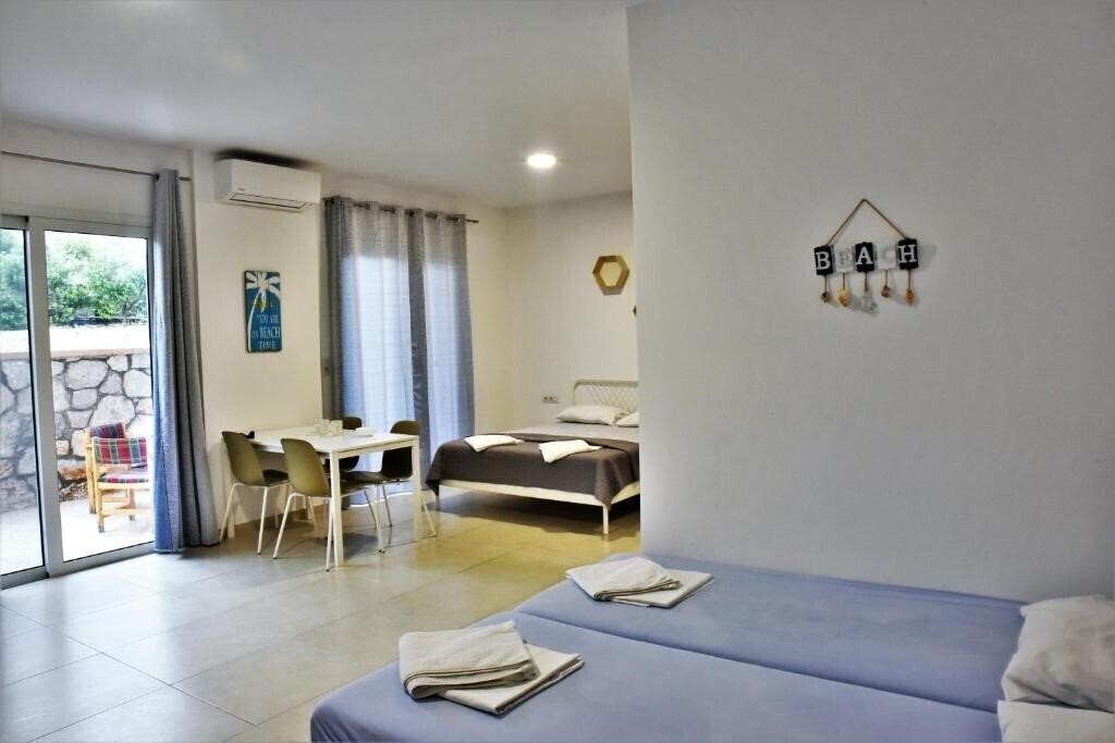Fotografii Telhinis Hotel 2*
