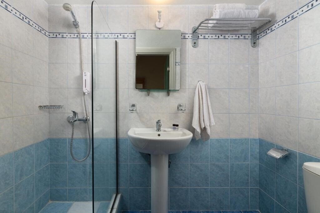 Фото Sylvia Hotel 2*