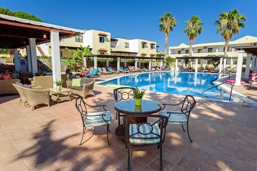 Hotel Pefkos Village Resort 3*