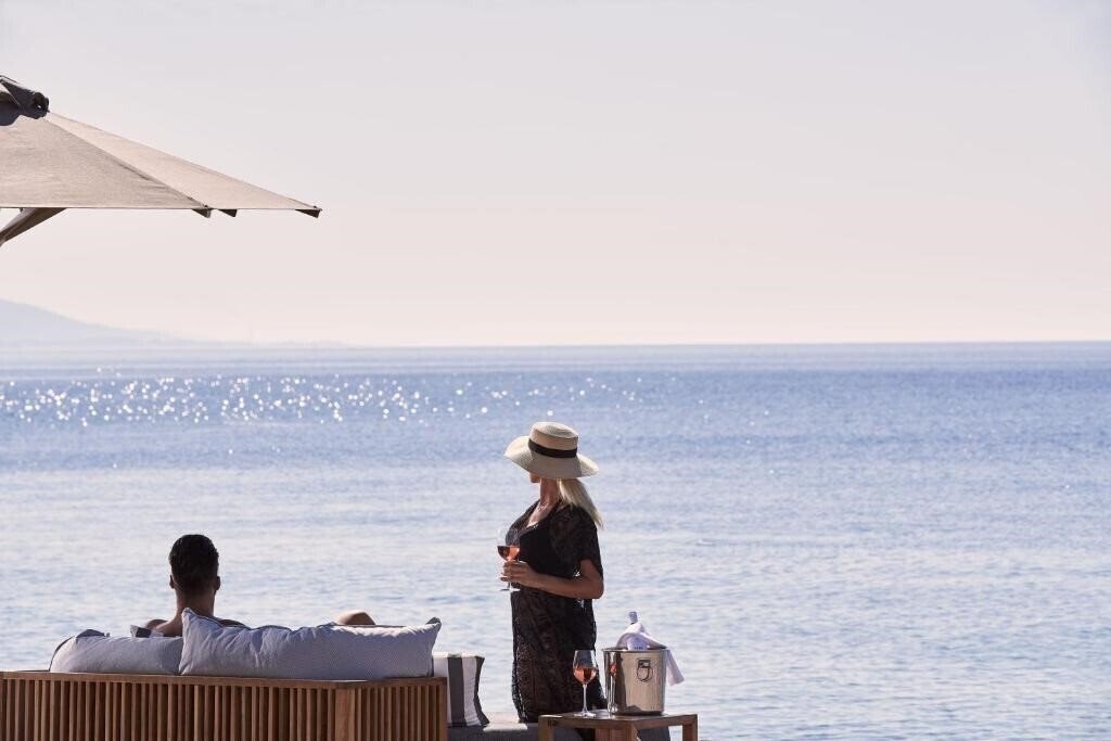 Imaginea Bellevue On The Beach Suites 5*