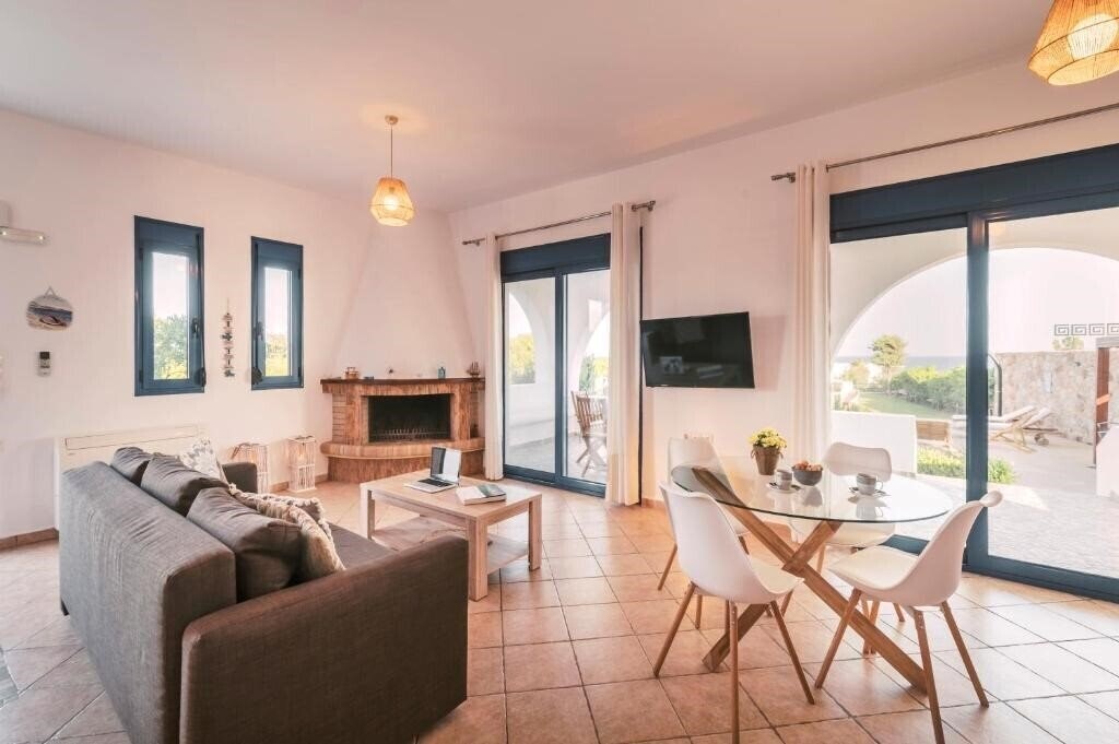 Imaginea Villa Deep Blue 4*