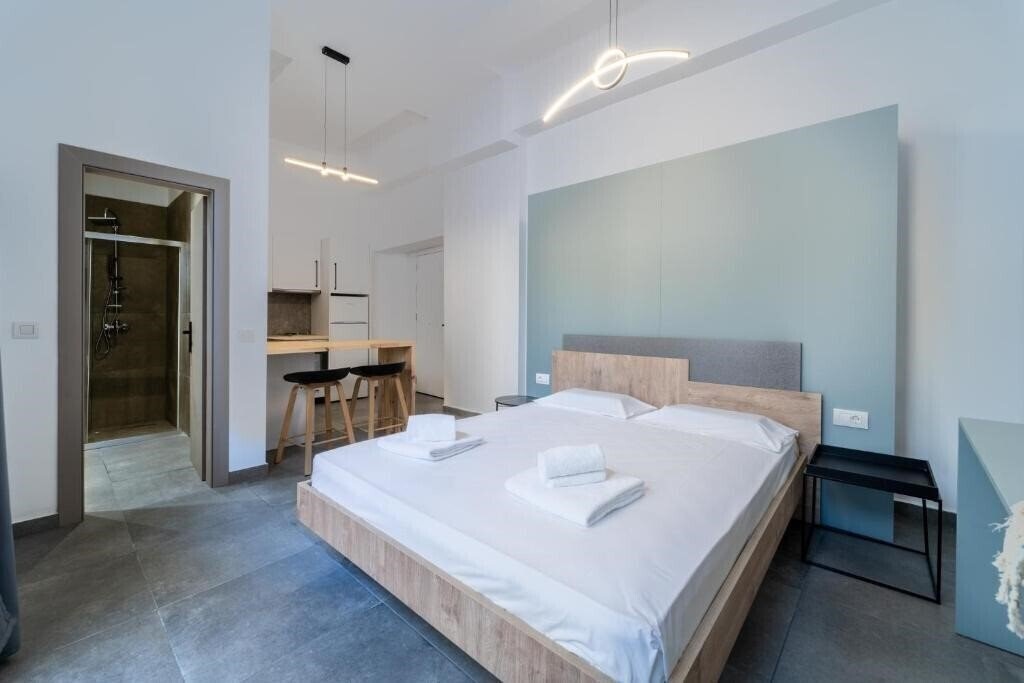 Отель Alley 7 4*