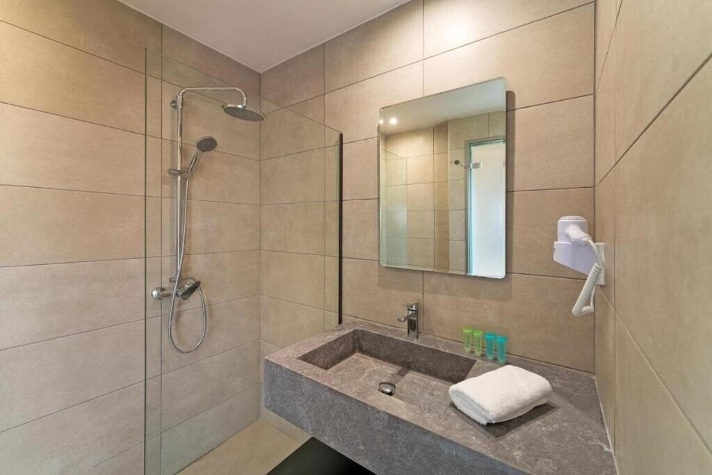 Imaginea Gennadi Seaside Resort (ex. Ampelia Seaside Resort) 4*