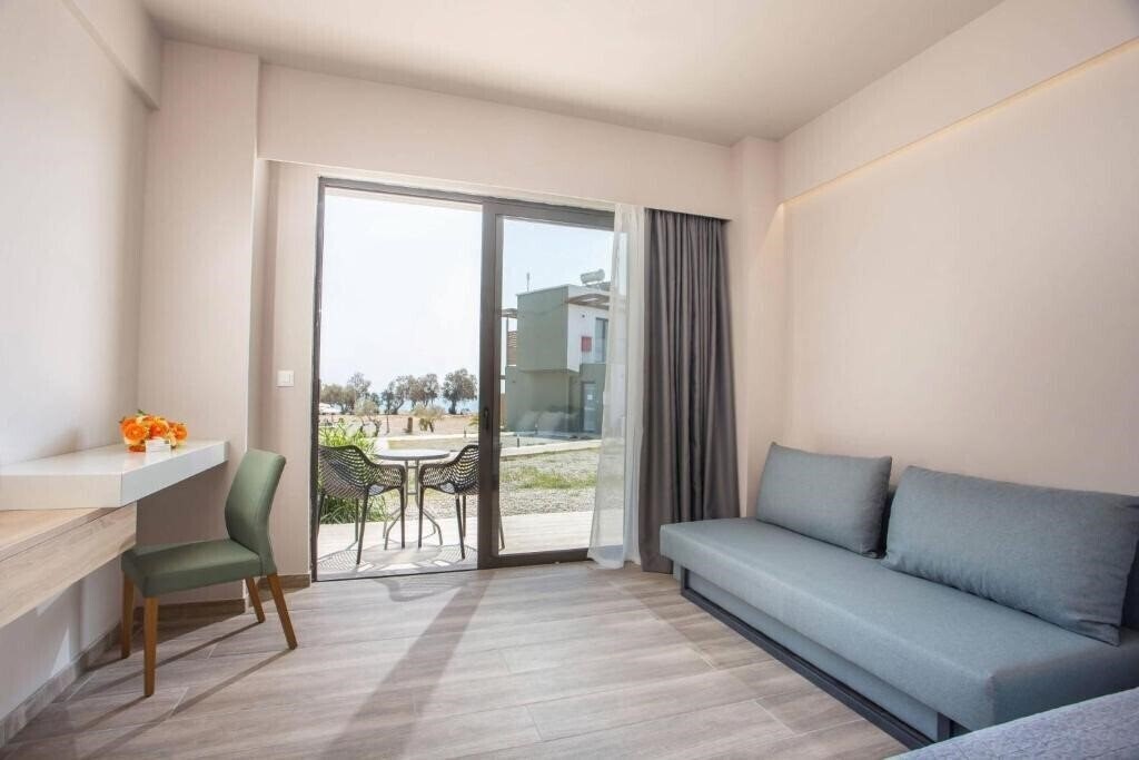 Imaginea Gennadi Seaside Resort (ex. Ampelia Seaside Resort) 4*