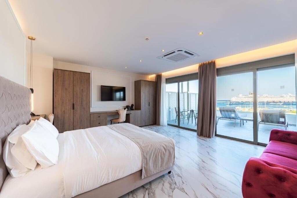 Фото Philia Center Suites 4*