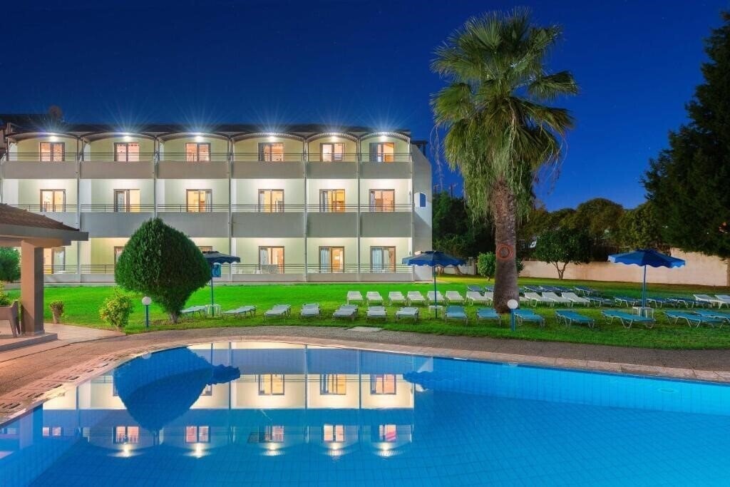 Hotel Matoula Beach 3*