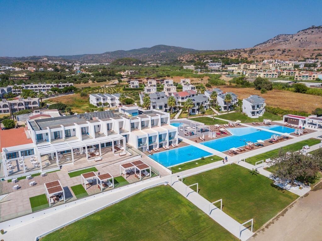 Imaginea Kamari Beach Hotel 4*