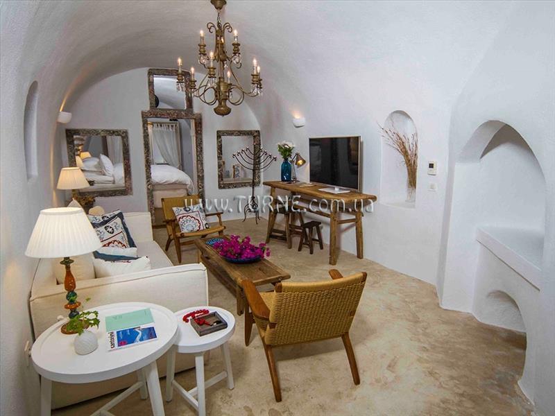 Imaginea Iconic Santorini Hotel 5*