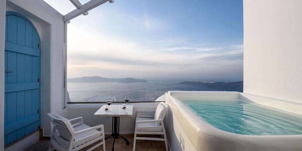 Imaginea Above Blue Suites 4*