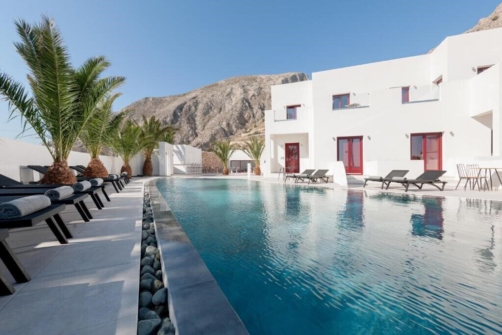 Imaginea Crown Suites 3*
