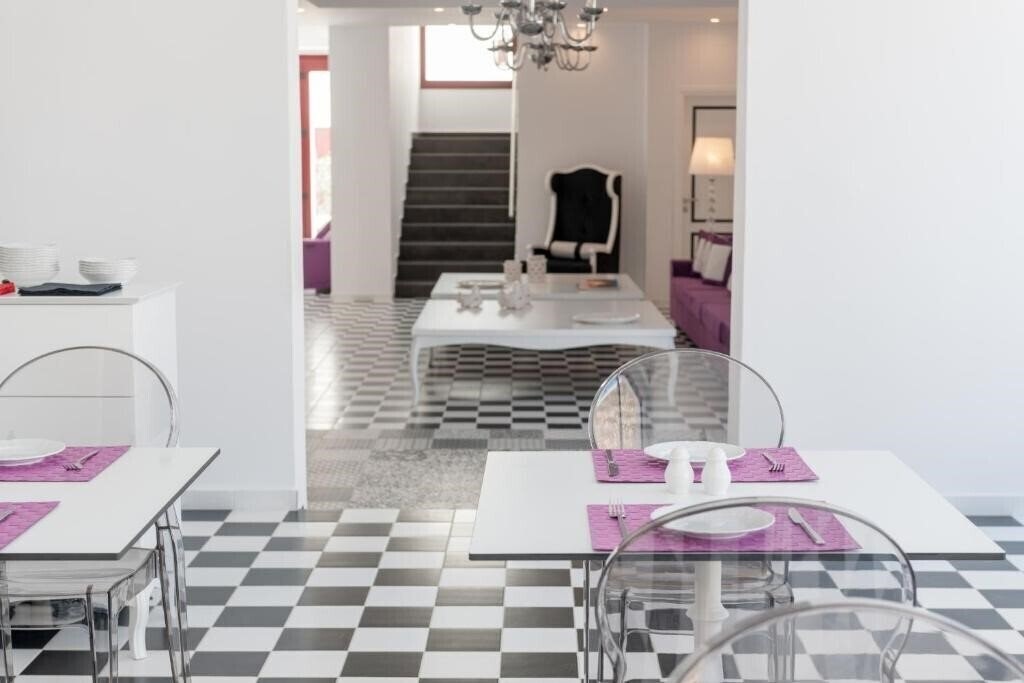Imaginea Crown Suites 3*