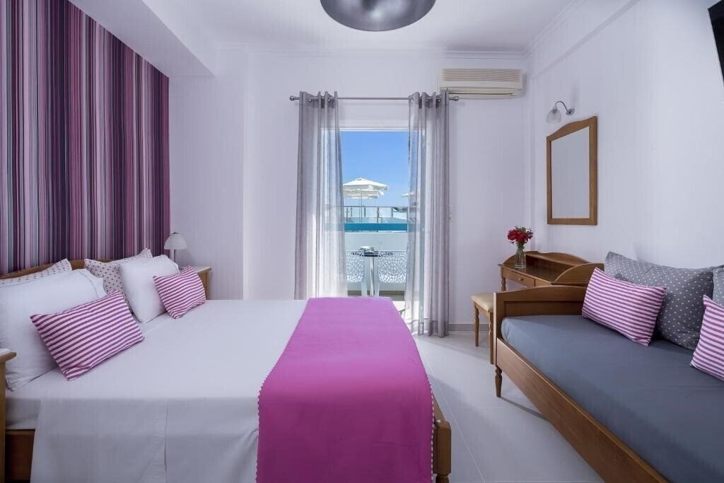 Отель Santellini 3*