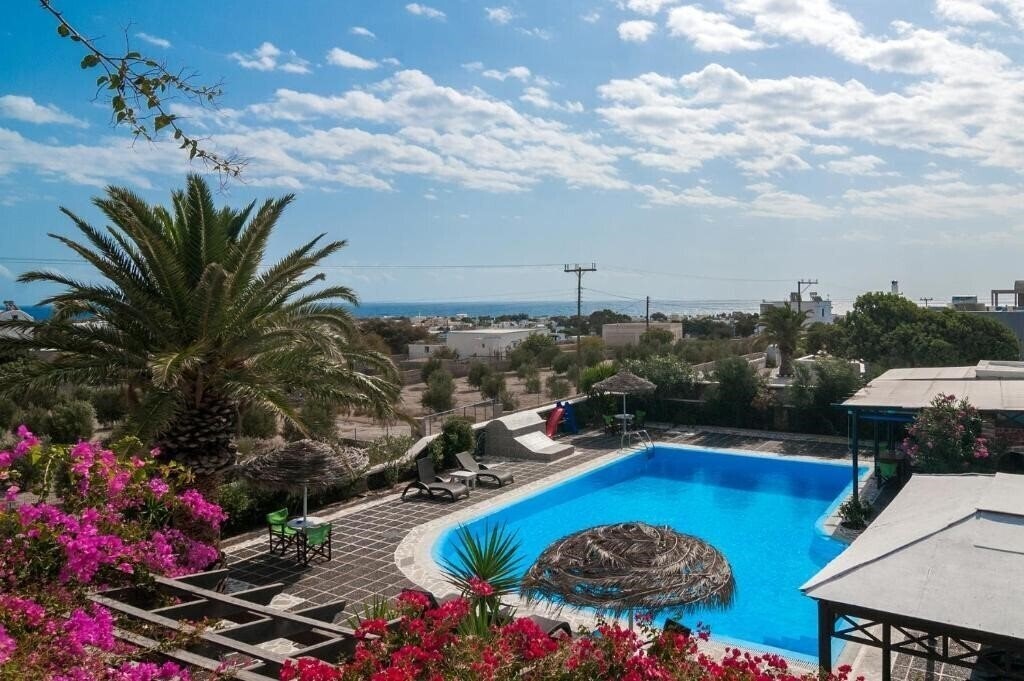 Картинка Holiday Beach Resort 3*