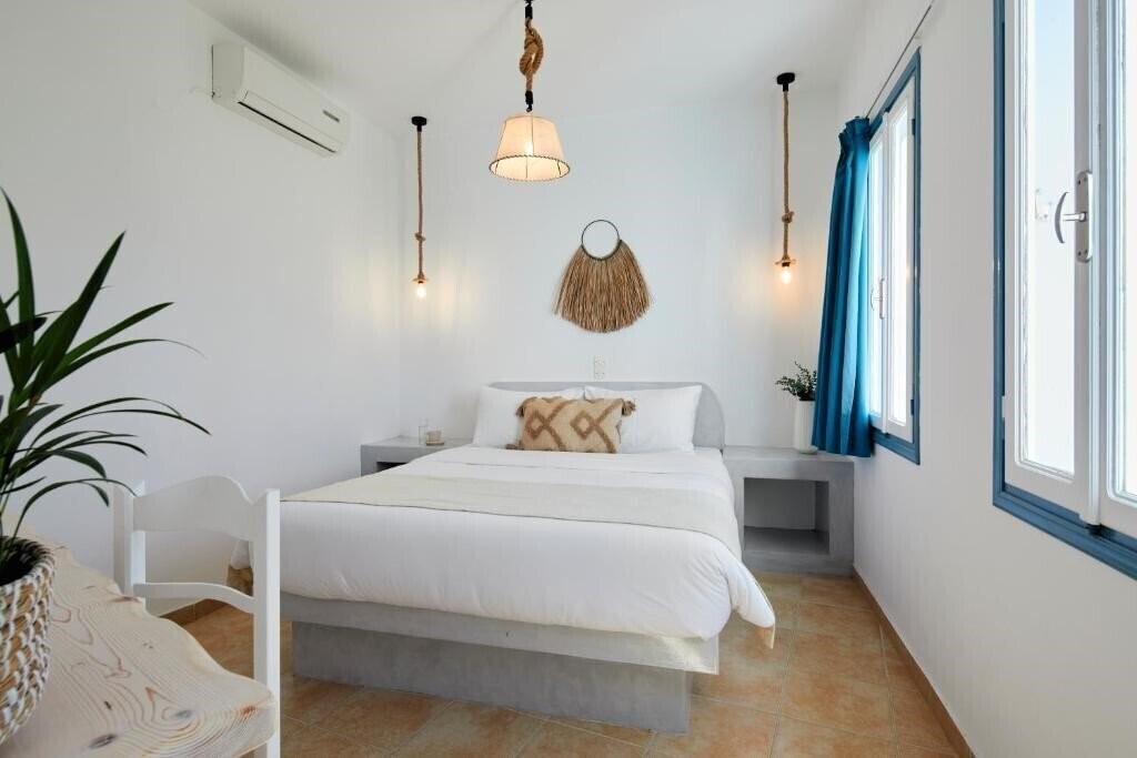 Hotel Athiri Santorini Family Friendly Hotel 3*