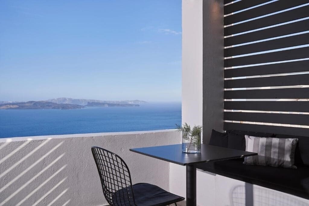 Изображение Mr. & Mrs. White Santorini 4*