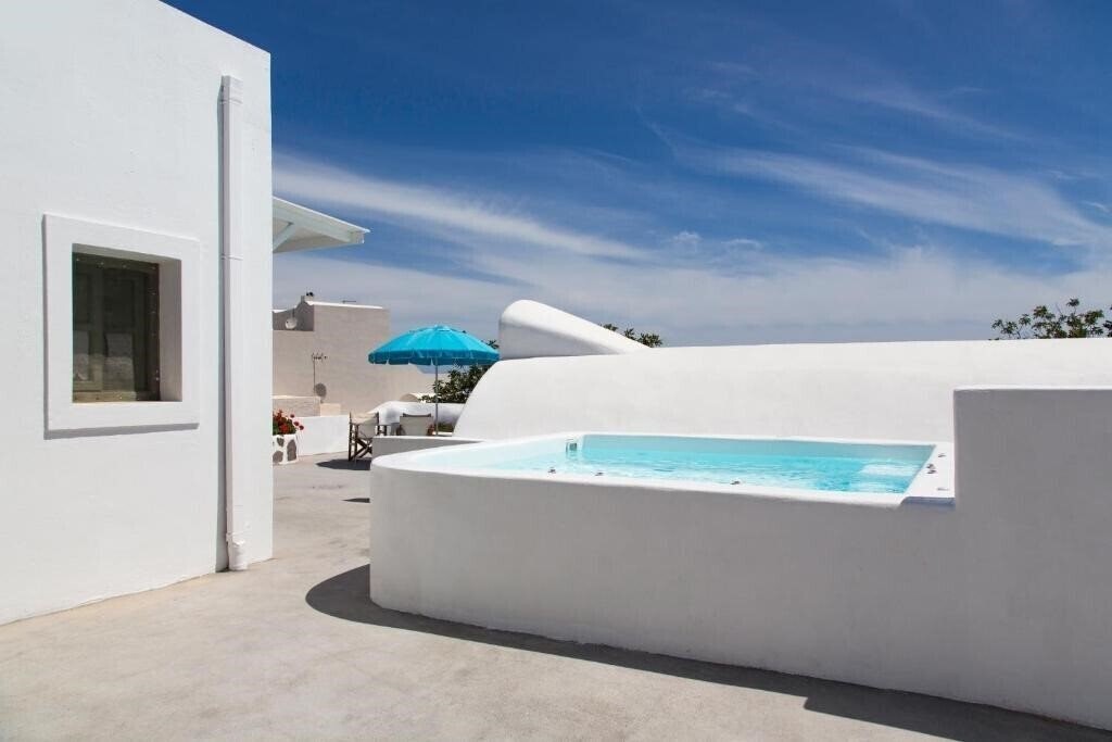 Hotel Ayoba Santorini 4*