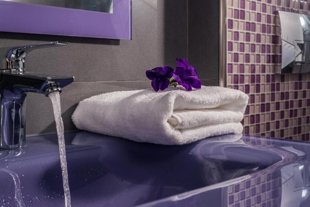 Фотография Sweet Pop (Adults Only) 3*