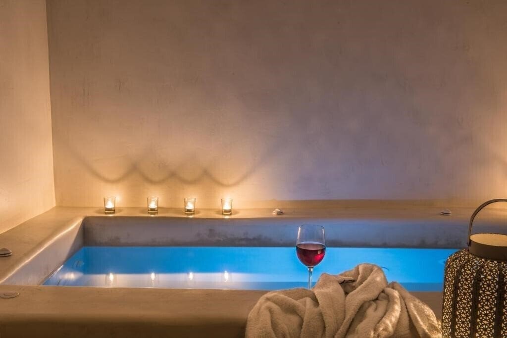 Fotografie On The Rocks Hotel 4*