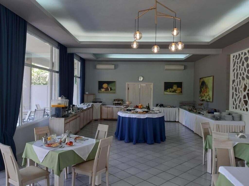 Fotografii Aethria Hotel 3*