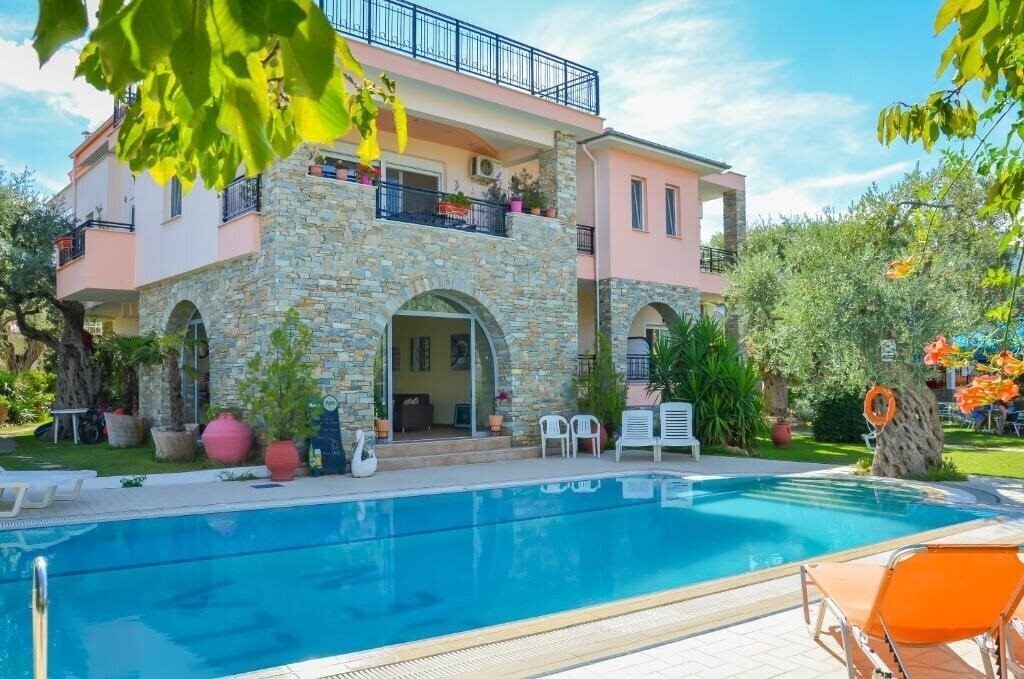 Hotel Villa Eden Apartments 2*