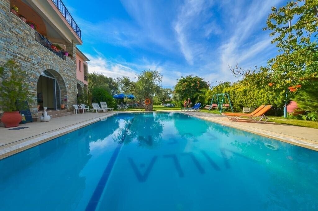 Fotografii Villa Eden Apartments 2*