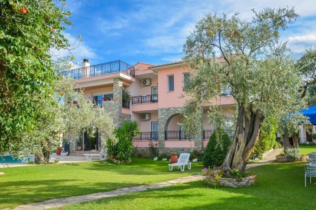 Imaginea Villa Eden Apartments 2*
