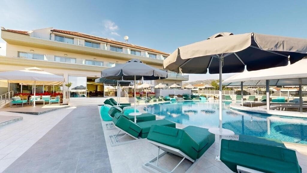 Imaginea The Dome Luxury 4*