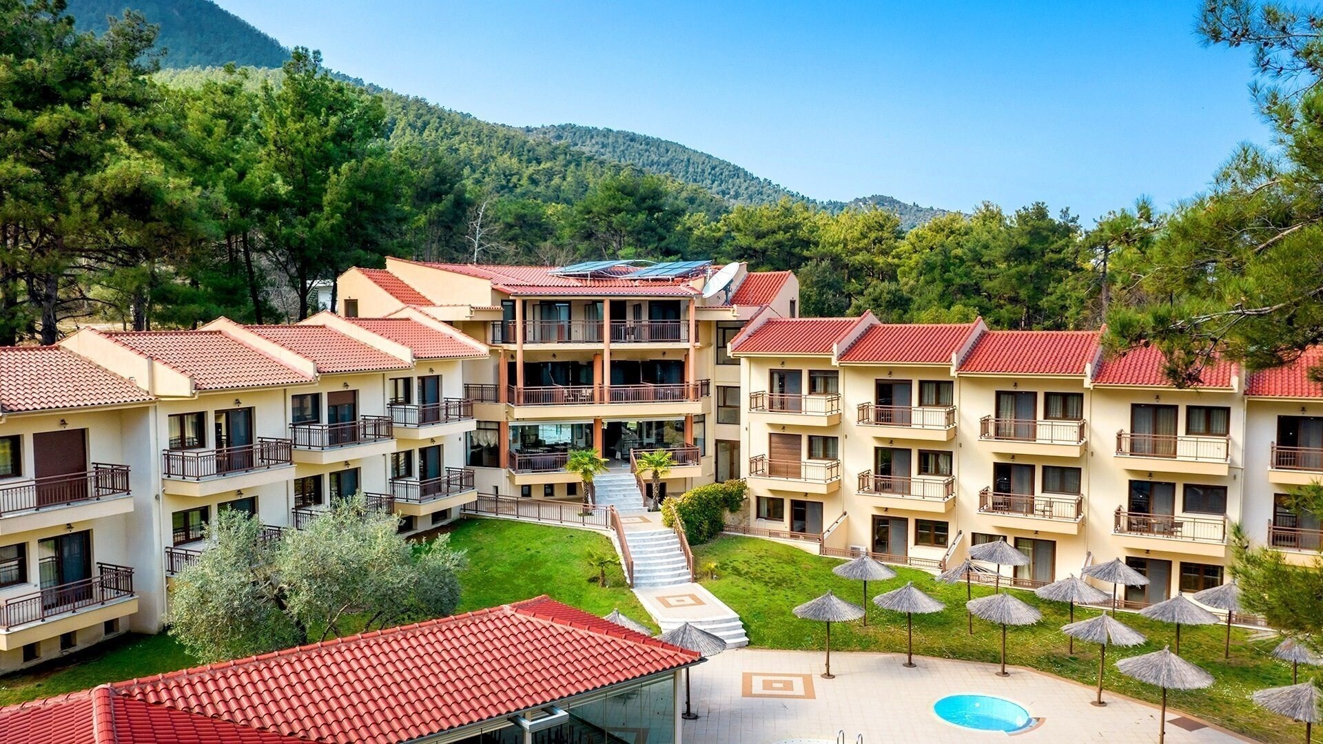 Hotel Four Season Hotel 3*