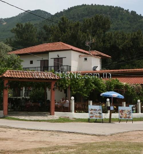 Imaginea Pachis Beach Hotel 2*