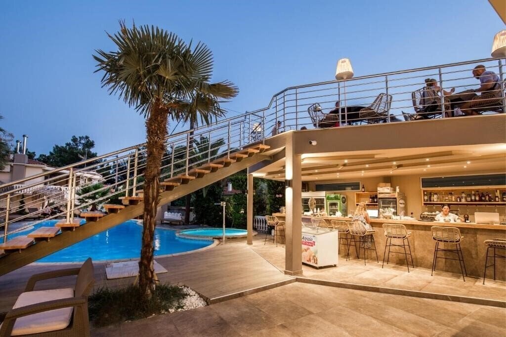 Imaginea Potos Hotel 3*