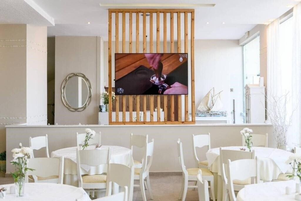 Imaginea Timoleon Hotel 3*