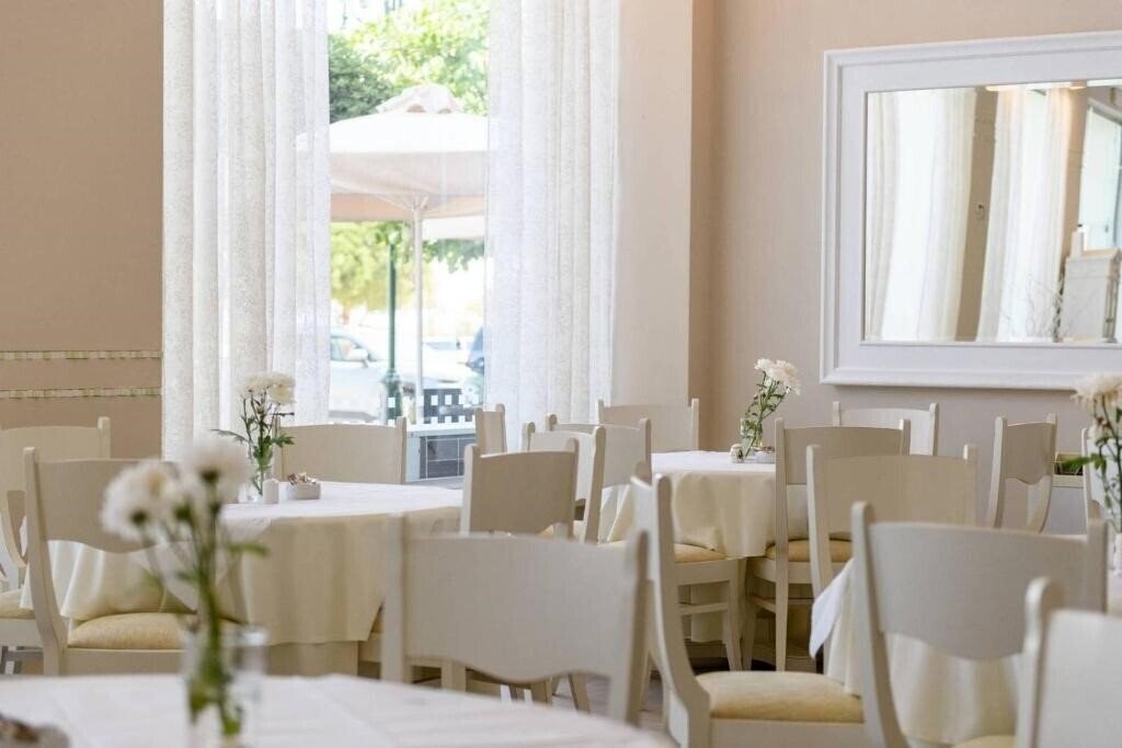 Imaginea Timoleon Hotel 3*