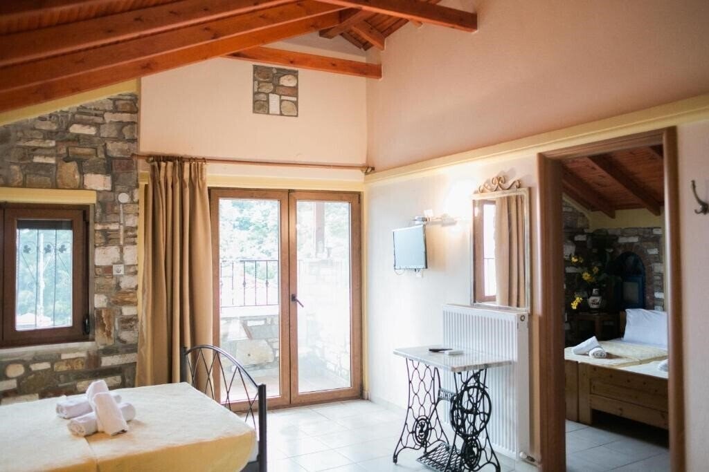 Fotografii Pontios Hotel 2*