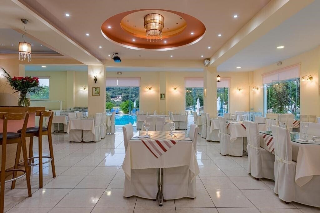 Картинка Dinos Hotel 3*