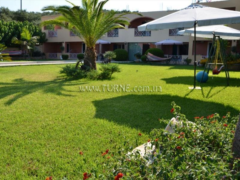 Hotel Remezzo Studios & Apartments 3*