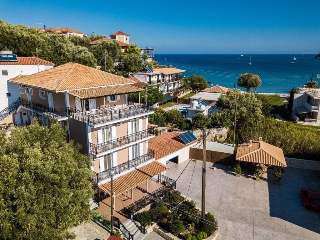 Фото Bratis Apartments 3*