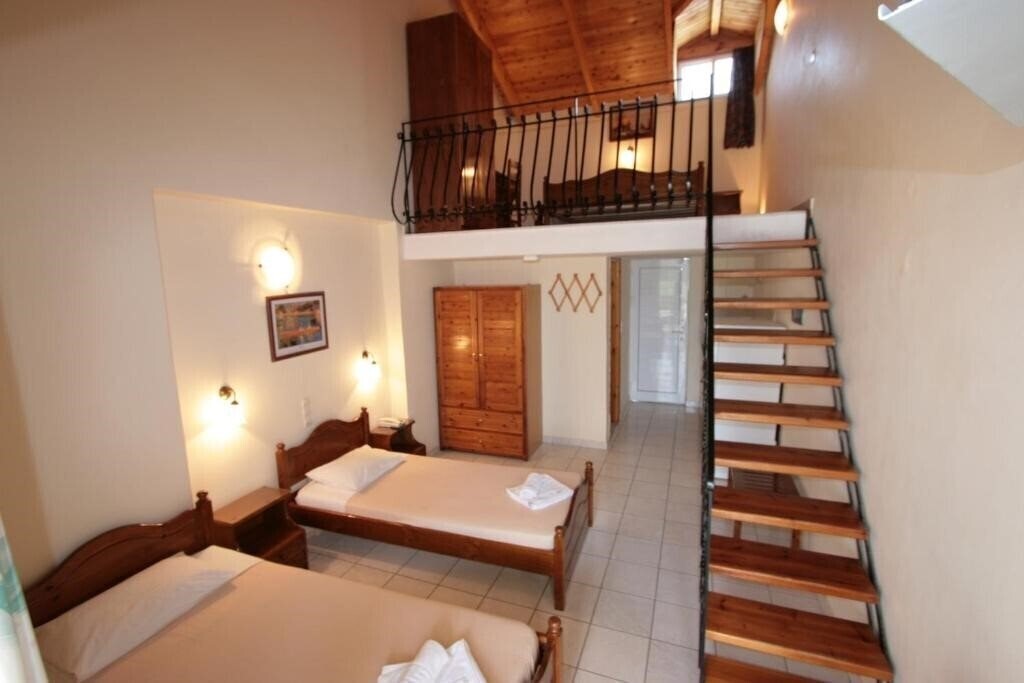 Hotel Village Inn Studios & Family Apartments 3*