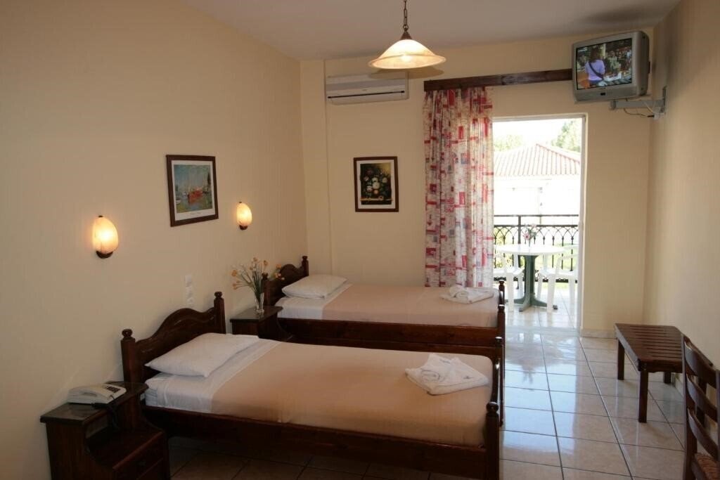 Imaginea Village Inn Studios & Family Apartments 3*