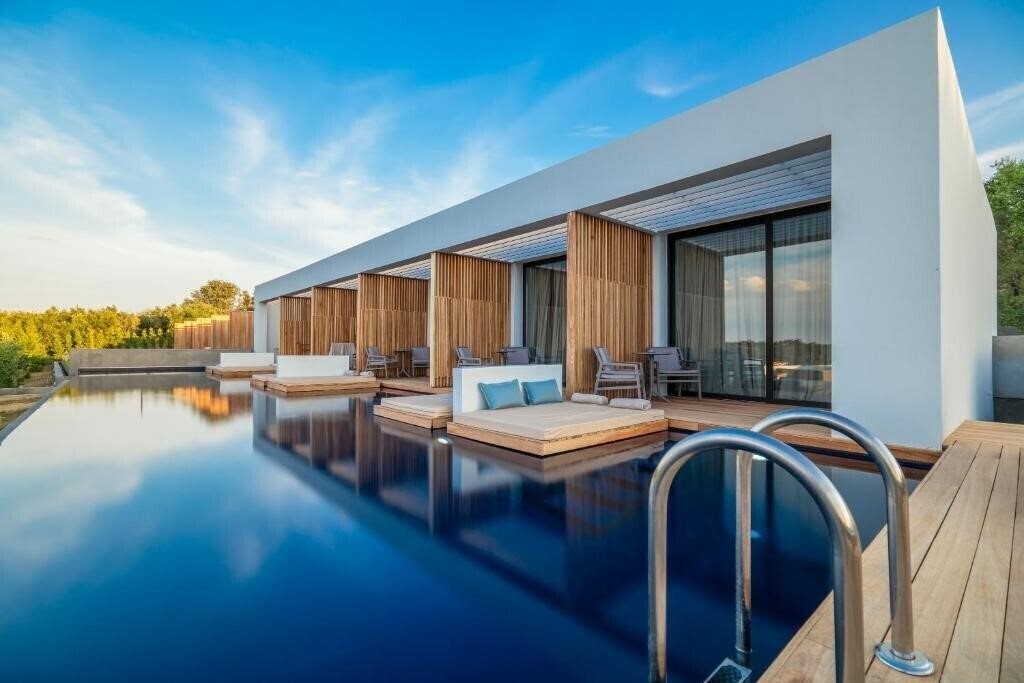 Отель Zante Maris Suites 5*