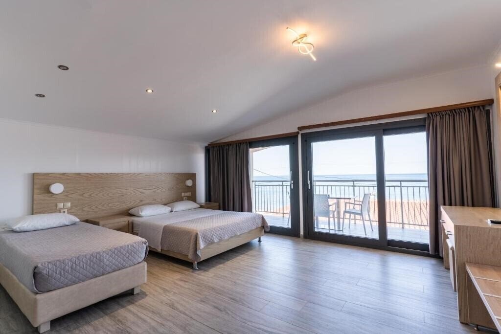 Imaginea Mandala Seafront Suites 4*