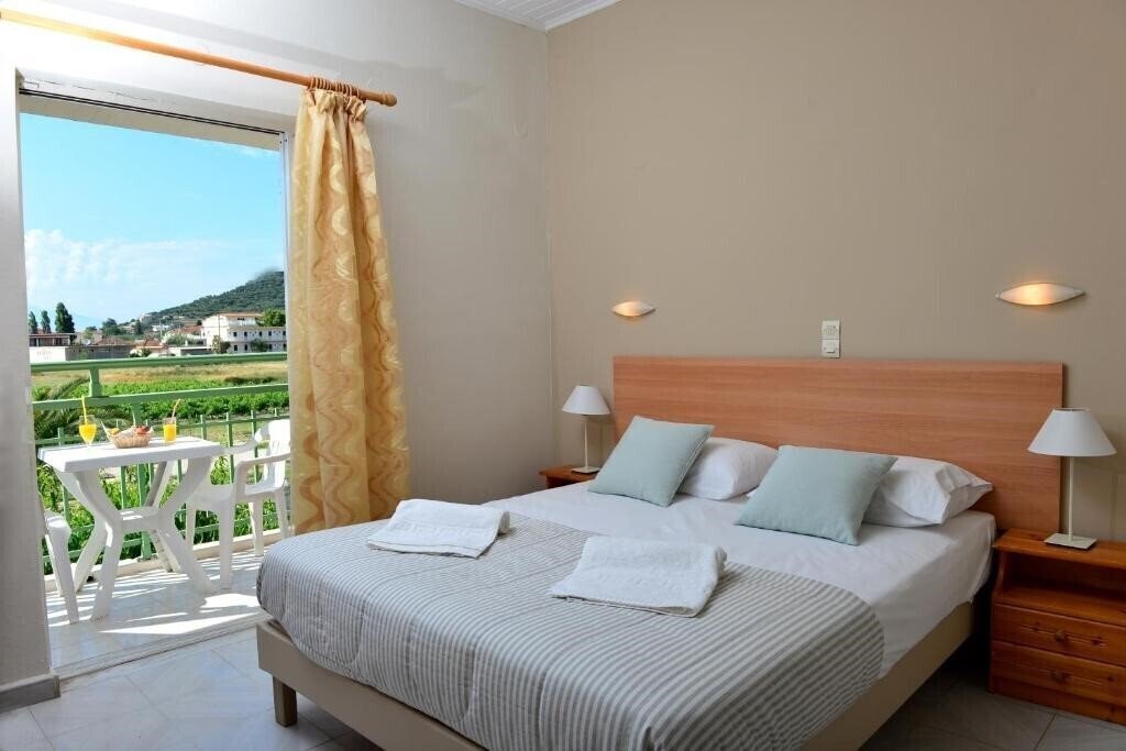 Отель Dennis Studios 1*