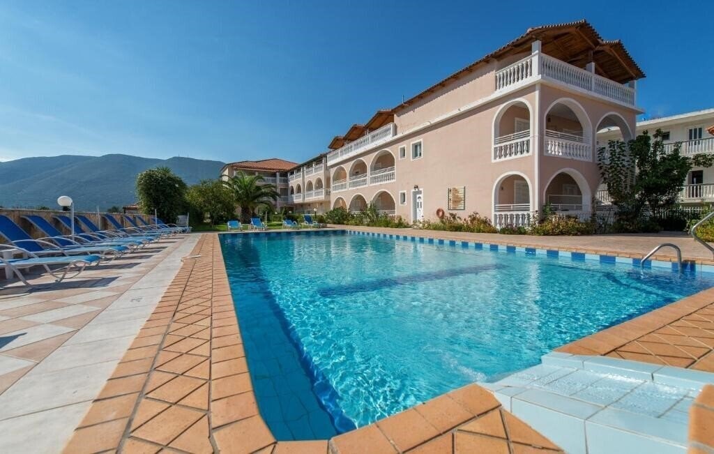 Hotel Plessas Palace 2*