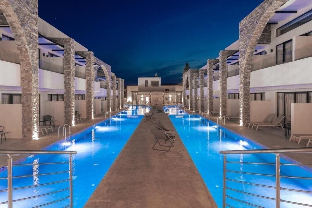 Imaginea Cavo Suites 4*