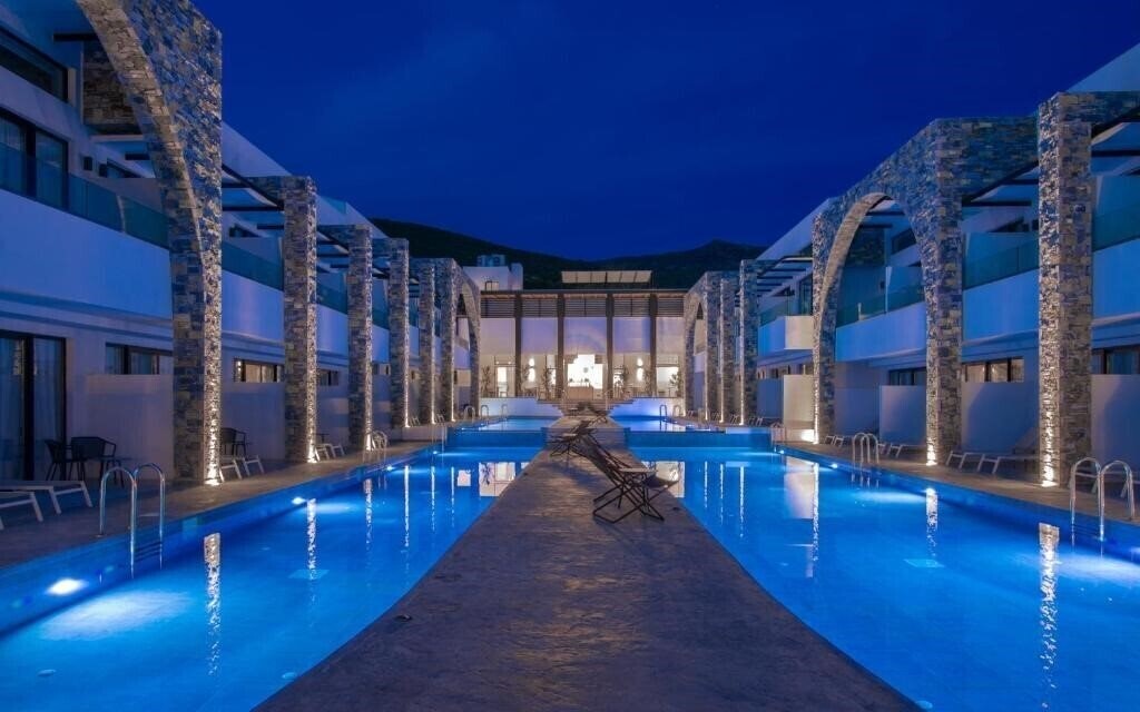 Imaginea Cavo Suites 4*