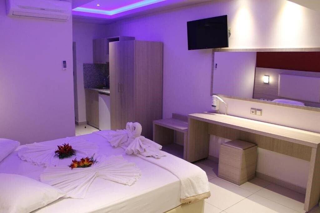 Fotografii La Caretta Restaurant & Hotel 4*