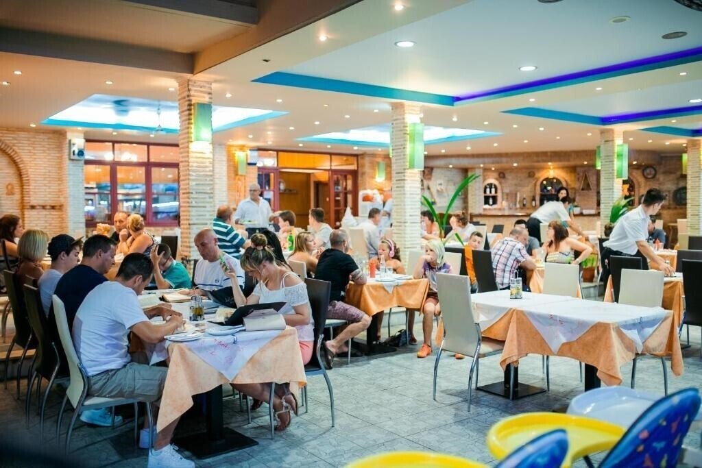 Imaginea La Caretta Restaurant & Hotel 4*