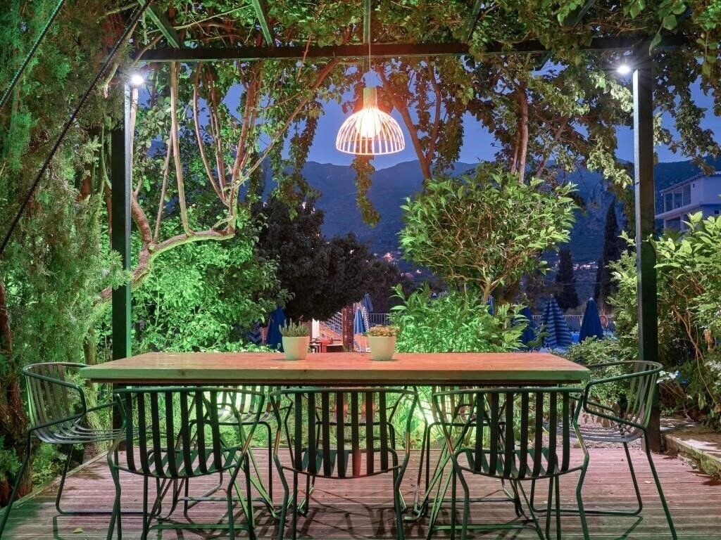 Imaginea Koukounaria Aparthotel & Villa 4*